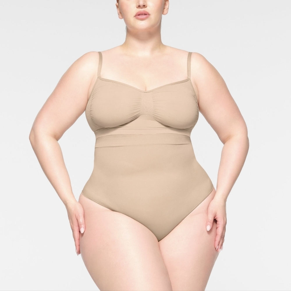 SKIMS Seamless Sculpt Bra Size:Medium Color:Mica